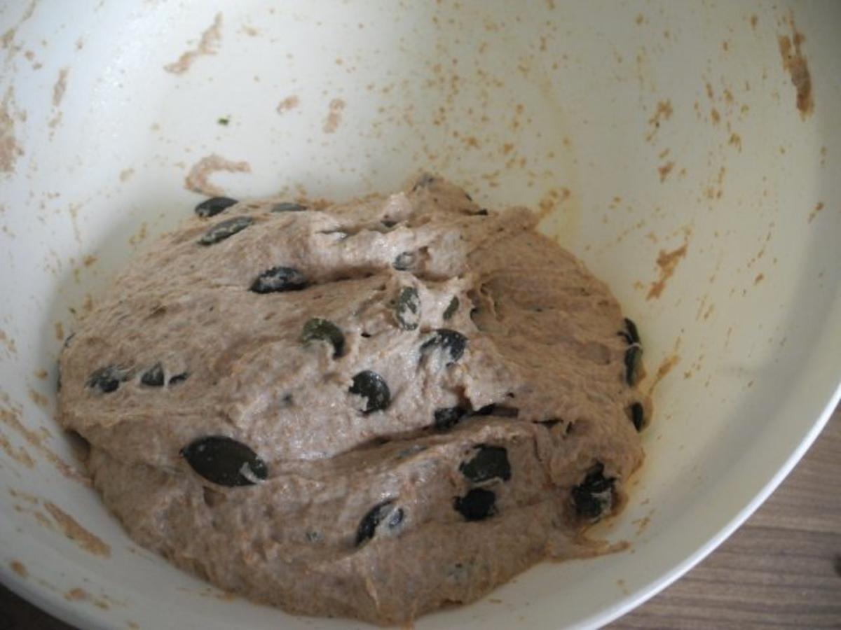 Brot & Brötchen : Schnelles Dinkel - Kürbis - Brot mit Gemüsebrühe* gebacken - Rezept - Bild Nr. 13
