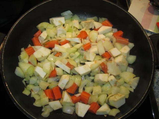 Rezept: Kräftige Bratensoße Bild Nr. 7 Kräftige Bratensoße - Rezept - Bild Nr. 7