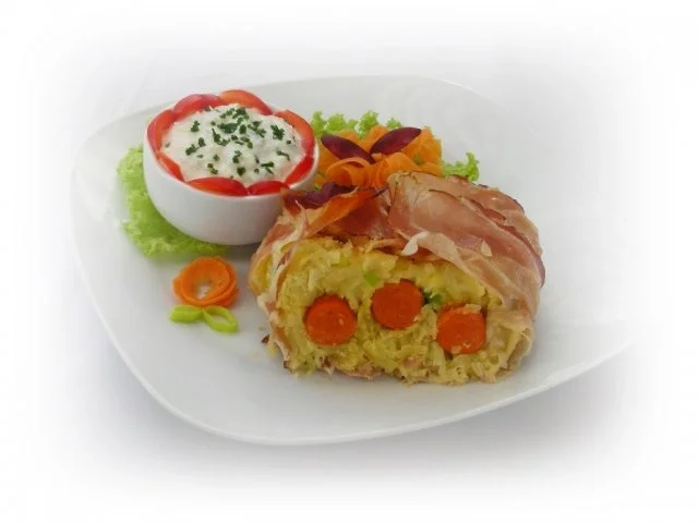 Herzhafter Reibe-Kartoffelkuchen im Speckmantel - Rezept