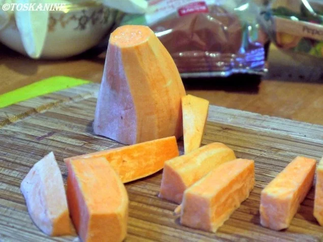 Rezept: Mango-Currywurst mit Süßkartoffel-Pommes Bild Nr. 3 Mango-Currywurst mit Süßkartoffel-Pommes - Rezept - Bild Nr. 3