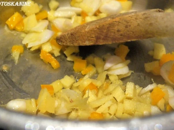 Rezept: Mango-Currywurst mit Süßkartoffel-Pommes Bild Nr. 5 Mango-Currywurst mit Süßkartoffel-Pommes - Rezept - Bild Nr. 5