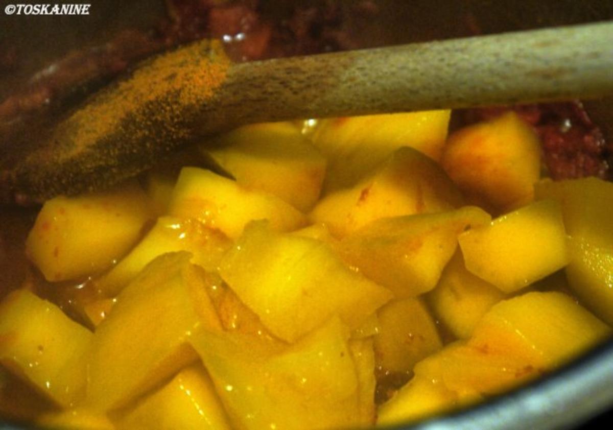 Mango-Currywurst mit Süßkartoffel-Pommes - Rezept - Bild Nr. 7