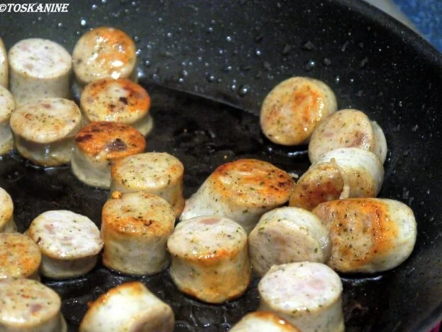 Rezept: Mango-Currywurst mit Süßkartoffel-Pommes Bild Nr. 8 Mango-Currywurst mit Süßkartoffel-Pommes - Rezept - Bild Nr. 8