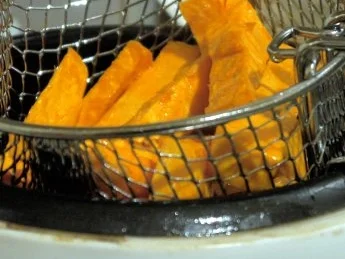 Rezept: Mango-Currywurst mit Süßkartoffel-Pommes Bild Nr. 9 Mango-Currywurst mit Süßkartoffel-Pommes - Rezept - Bild Nr. 9