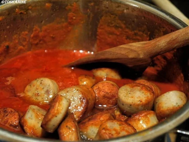 Rezept: Mango-Currywurst mit Süßkartoffel-Pommes Bild Nr. 10 Mango-Currywurst mit Süßkartoffel-Pommes - Rezept - Bild Nr. 10