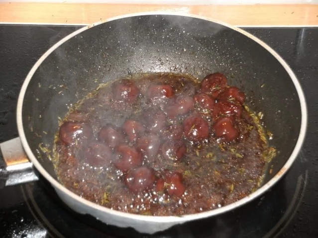 Rezept: Fleisch: Rinderbäckchen mit Sauerkirschen Bild Nr. 5 Fleisch: Rinderbäckchen mit Sauerkirschen - Rezept - Bild Nr. 5