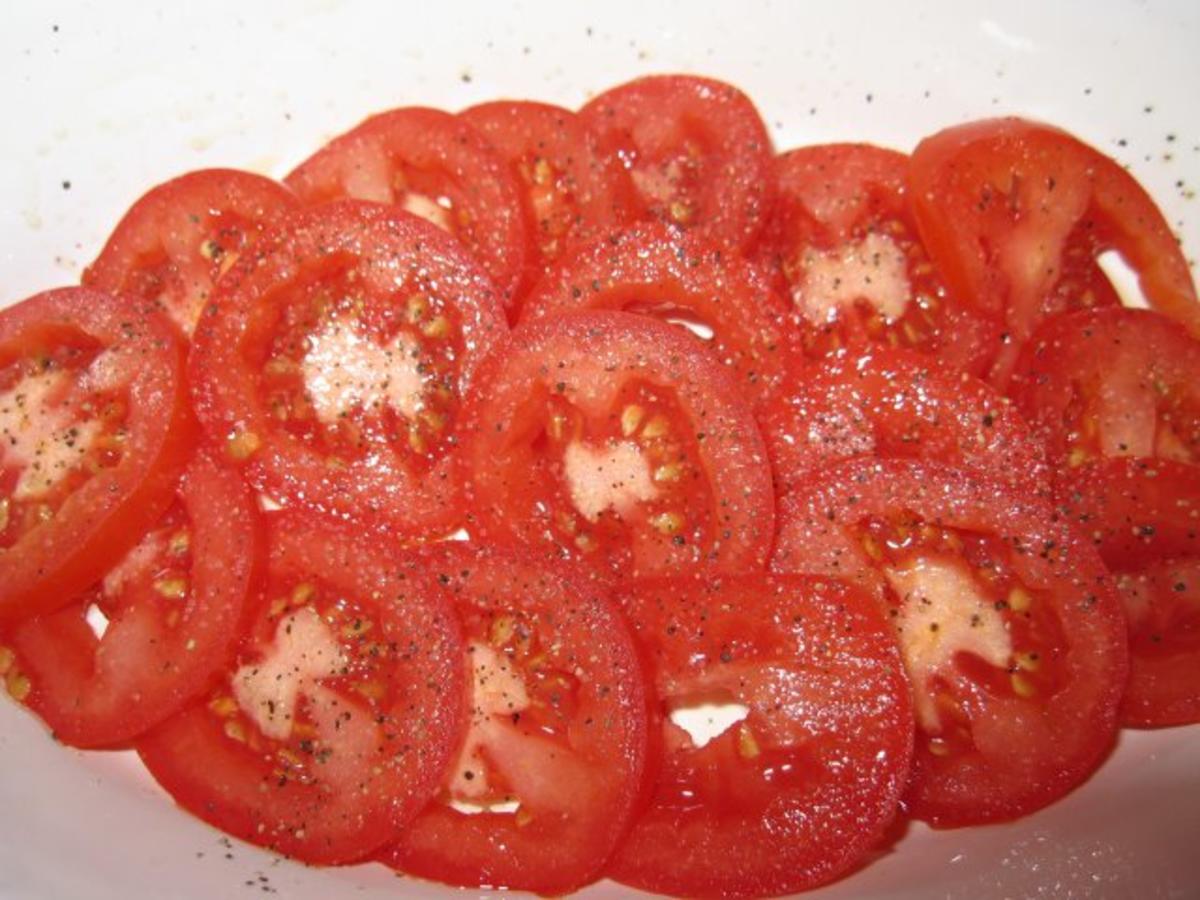 Pfeffriges Seelachsfilet auf Tomatenbett - Rezept - Bild Nr. 3