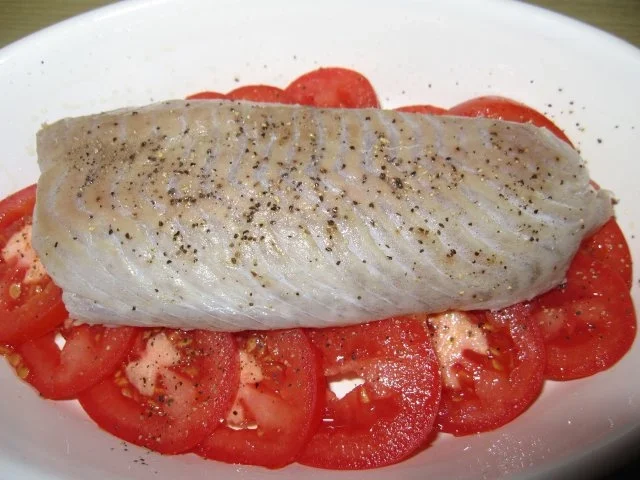 Rezept: Pfeffriges Seelachsfilet auf Tomatenbett Bild Nr. 4 Pfeffriges Seelachsfilet auf Tomatenbett - Rezept - Bild Nr. 4