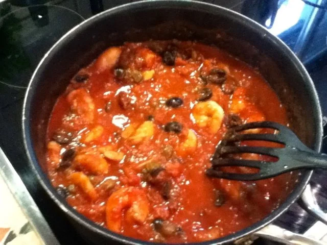 Rezept: Spaghetti alla puttanesca e Scampi Bild Nr. 5 Spaghetti alla puttanesca e Scampi - Rezept - Bild Nr. 5