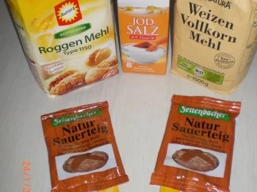 Rezept: Dunkles Sauerteigbrot Dunkles Sauerteigbrot - Rezept