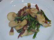 Wildspargel mit Kräuterseitlinge und Iberico-Schinken - Rezept