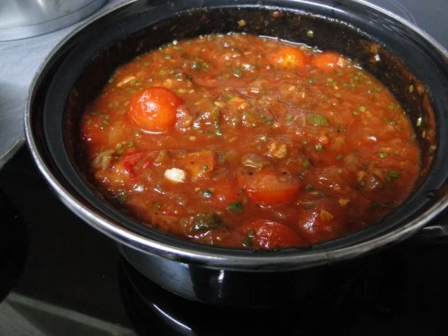 Rezept: Sehr pikante Tomatensauce mit Tagliatelle Bild Nr. 4 Sehr pikante Tomatensauce mit Tagliatelle - Rezept - Bild Nr. 4