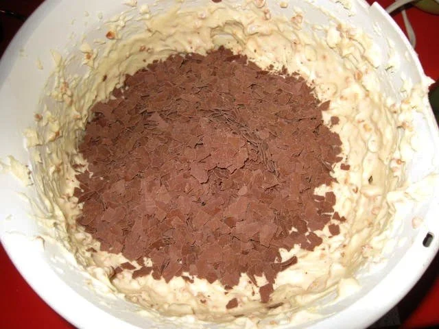 Rezept: Gugelhupf mit Krokant Bild Nr. 9 Gugelhupf mit Krokant - Rezept - Bild Nr. 9