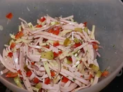 Wurstsalat mit Käse - Rezept