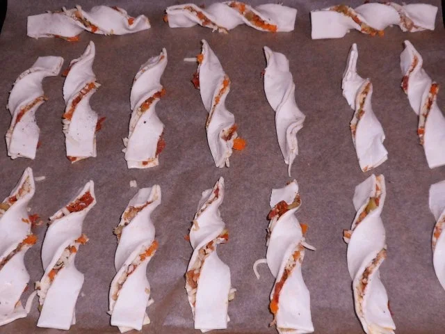 Snack: Knusprige Blätterteigstangen mit Tomaten und Oliven - Rezept - Bild Nr. 10