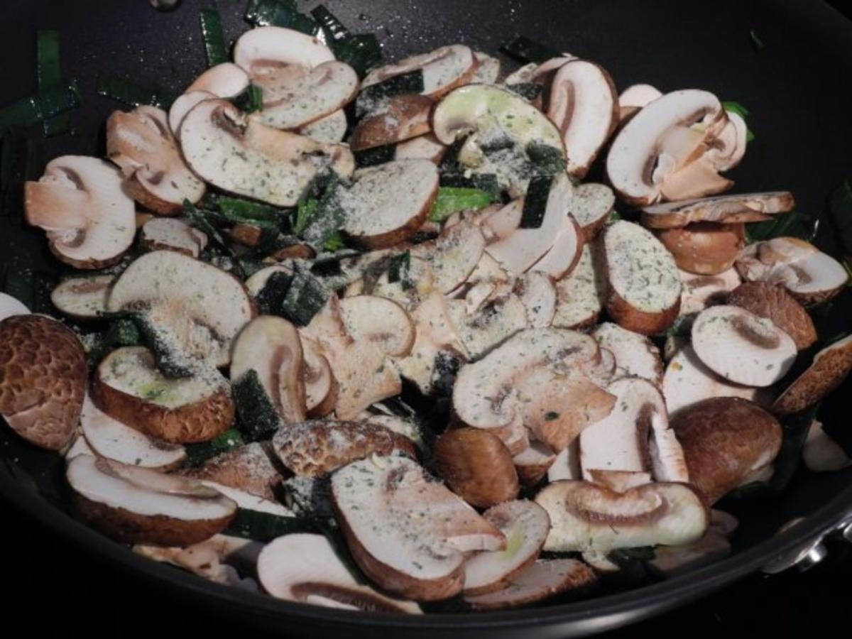 Vegan : Frischen Spinat an braunen Champignongs dazu Reis - Rezept - Bild Nr. 5