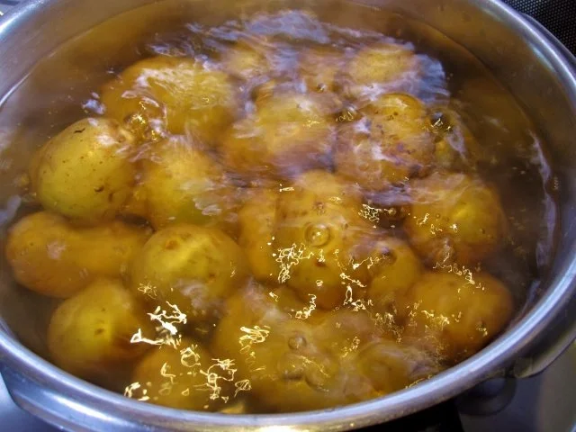 Rezept: Kartoffelsalat mit deftiger Senf-Marinade Bild Nr. 2 Kartoffelsalat mit deftiger Senf-Marinade - Rezept - Bild Nr. 2