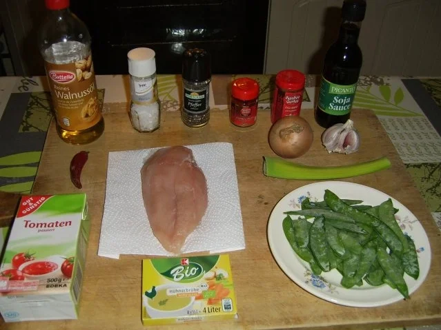 Hühnchen mit Zuckerschoten an Erdnussbandnudeln - Rezept - Bild Nr. 2