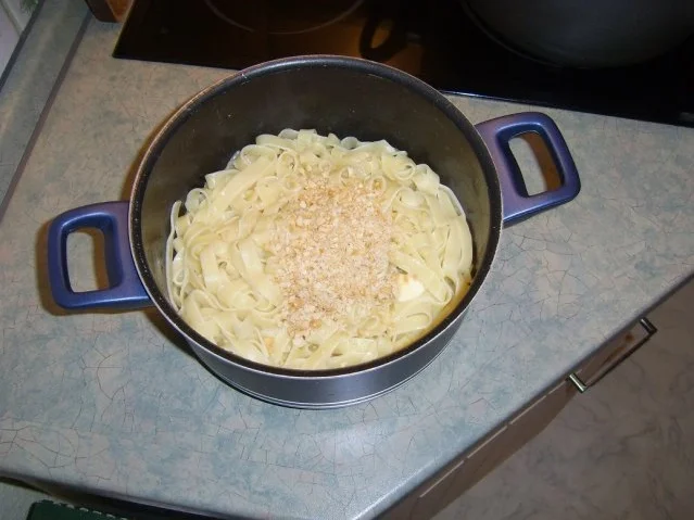 Hühnchen mit Zuckerschoten an Erdnussbandnudeln - Rezept - Bild Nr. 10