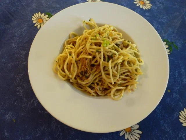 Rezept: Lachs auf einem Knoblauchspaghetti Bett Bild Nr. 10 Lachs auf einem Knoblauchspaghetti Bett - Rezept - Bild Nr. 10