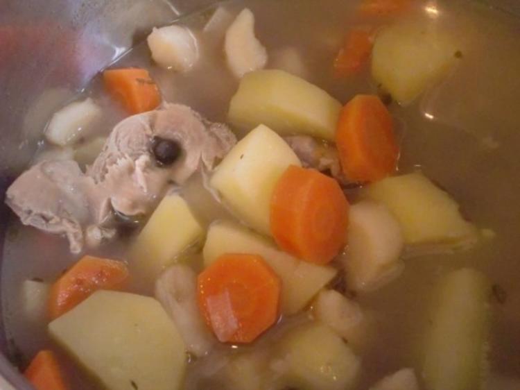 Eintopf mit Hähnchenmägen - einfach - 72 kcal/100g