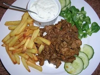 Gyros - selbst gemacht, mit Pommes und Ztsatziki - Rezept - Bild Nr. 5