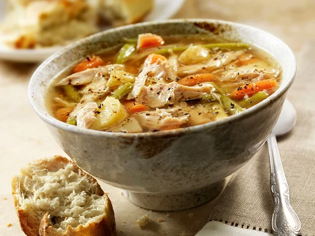 Rezept: Deftige Hühnersuppe aus Hähnchenschenkeln Bild Nr. 2 Deftige Hühnersuppe aus Hähnchenschenkeln - Rezept - Bild Nr. 2