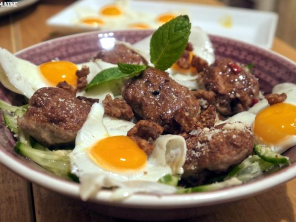 Entenfrikadellen auf Reisnudeln - Rezept - kochbar.de