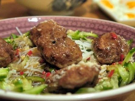 Rezept: Entenfrikadellen auf Reisnudeln Bild Nr. 18 Entenfrikadellen auf Reisnudeln - Rezept - Bild Nr. 18