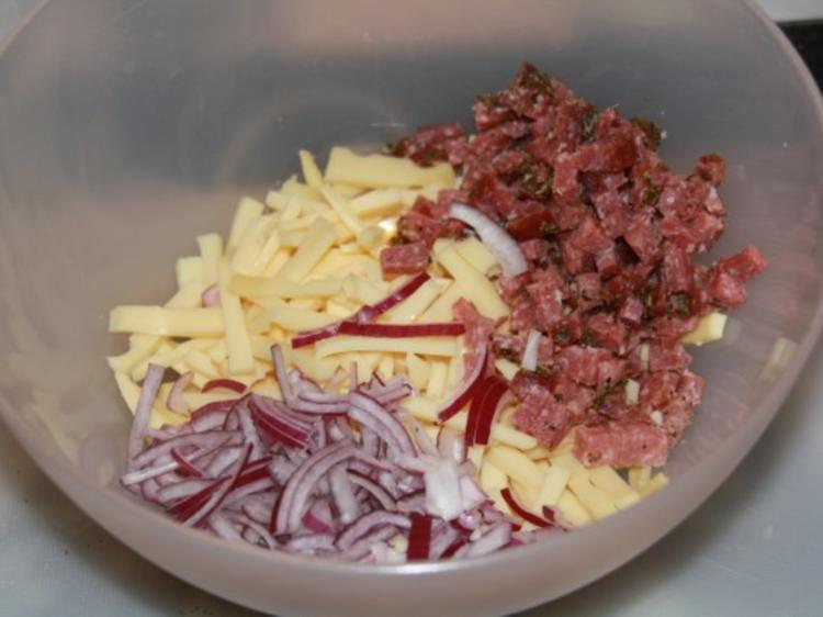 Käsesalat mit Salami - einfach - von Molochai Käsesalat mit Salami - einfach - von Molochai