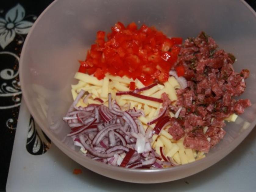 Käsesalat mit Salami - einfach - von Molochai Käsesalat mit Salami - einfach - von Molochai