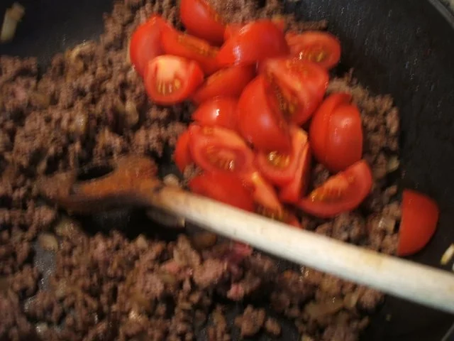 Rezept: Pikantes Backen: Hackfleischfladen Bild Nr. 4 Pikantes Backen: Hackfleischfladen - Rezept - Bild Nr. 4