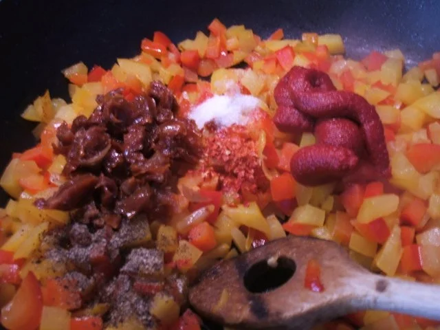 Rezept: Pikantes Backen: Hackfleischfladen Bild Nr. 6 Pikantes Backen: Hackfleischfladen - Rezept - Bild Nr. 6