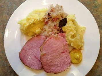 Kasseler mit Sauerkraut und Kartoffelpüree - Rezept