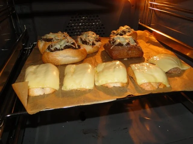 Überbackene ausgehöhlte Brötchen mit Mett - Rezept - Bild Nr. 10