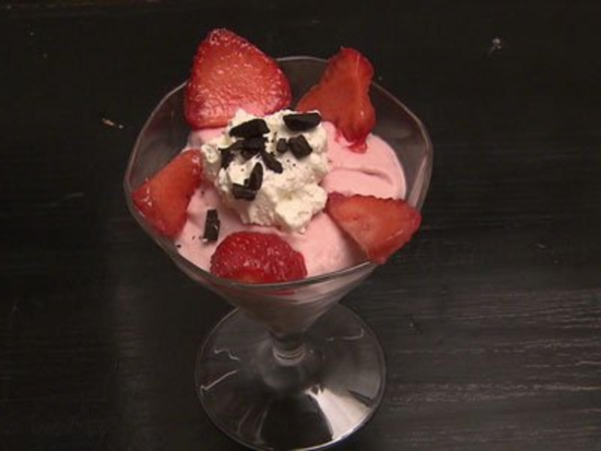 Bilder für Mousse au fraise (Denise Biellmann) - Rezept