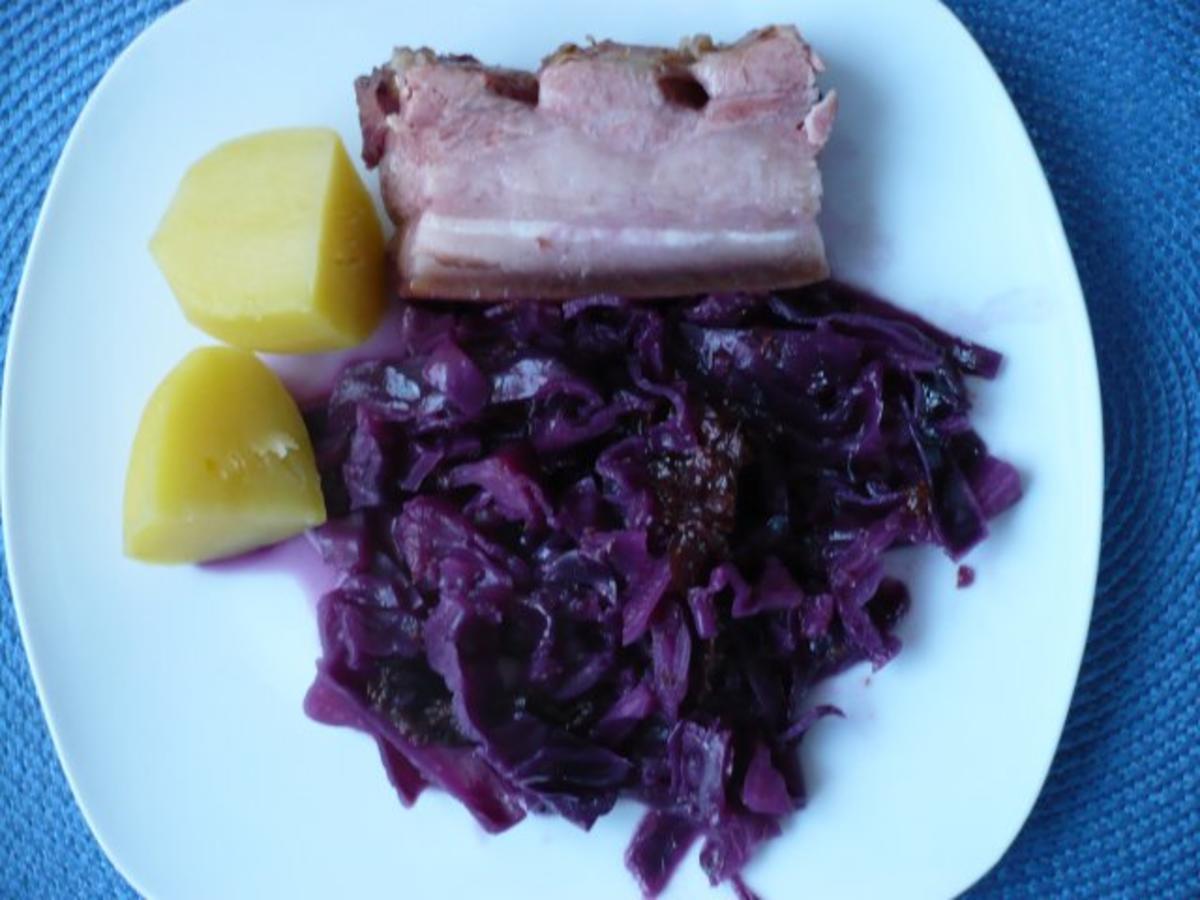 Geschmorter Rotkohl mit Speck - Rezept