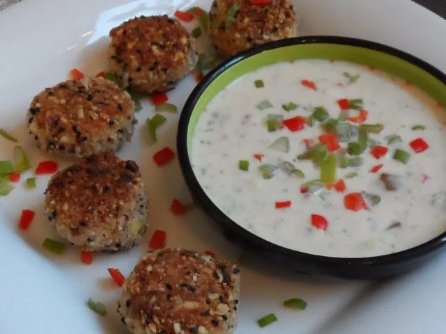Fingerfood/Snack: Feta-Aprikosen-Plätzchen, dazu ein fruchtig-scharfer Joghurt-Dip - Rezept - Bild Nr. 13