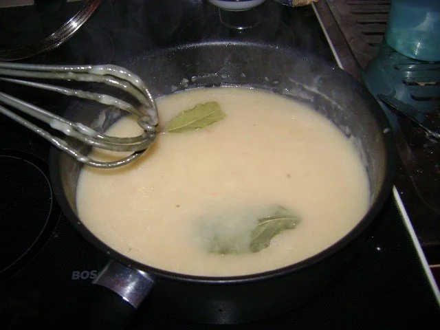 Rezept: Hähnchen in lieblicher Weißweinsoße Bild Nr. 8 Hähnchen in lieblicher Weißweinsoße - Rezept - Bild Nr. 8