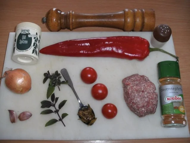 Rezept: Hauptgericht: Paprika mit Hackfleisch gefüllt Bild Nr. 2 Hauptgericht: Paprika mit Hackfleisch gefüllt - Rezept - Bild Nr. 2