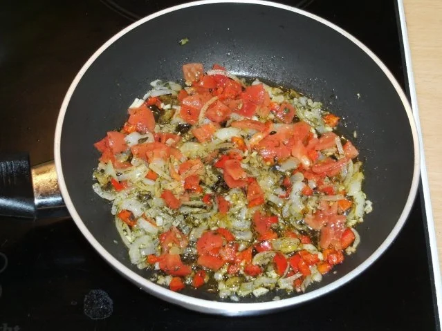 Rezept: Hauptgericht: Paprika mit Hackfleisch gefüllt Bild Nr. 3 Hauptgericht: Paprika mit Hackfleisch gefüllt - Rezept - Bild Nr. 3