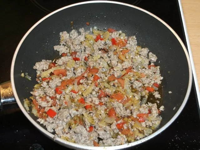 Rezept: Hauptgericht: Paprika mit Hackfleisch gefüllt Bild Nr. 4 Hauptgericht: Paprika mit Hackfleisch gefüllt - Rezept - Bild Nr. 4