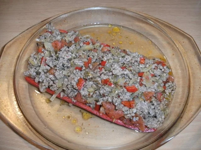 Rezept: Hauptgericht: Paprika mit Hackfleisch gefüllt Bild Nr. 6 Hauptgericht: Paprika mit Hackfleisch gefüllt - Rezept - Bild Nr. 6