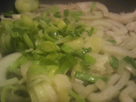 Rezept: Pfifferling-Fenchel-Lauch Gemüse an Jasmin-reis mit Igwerhaube Bild Nr. 2 Pfifferling-Fenchel-Lauch Gemüse an Jasmin-reis mit Igwerhaube - Rezept - Bild Nr. 2