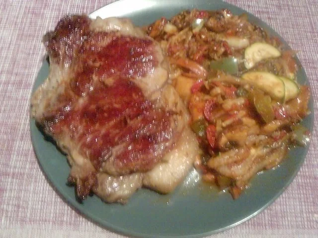 Rezept: CLUBSTEAK BLAUE EMMA MIT WOK - GEMÜSE UND EINER GEHEIMEN ZUTAT CLUBSTEAK BLAUE EMMA MIT WOK - GEMÜSE UND EINER GEHEIMEN ZUTAT - Rezept