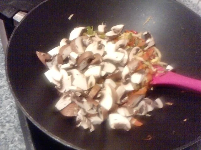 Rezept: CLUBSTEAK BLAUE EMMA MIT WOK - GEMÜSE UND EINER GEHEIMEN ZUTAT Bild Nr. 4 CLUBSTEAK BLAUE EMMA MIT WOK - GEMÜSE UND EINER GEHEIMEN ZUTAT - Rezept - Bild Nr. 4