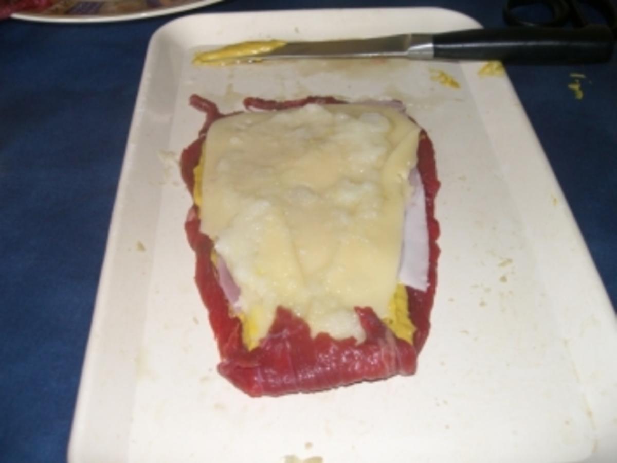 Rinderroulade mit Schinken-, Käse- und Zwiebelfüllung - einfach - 161 ...