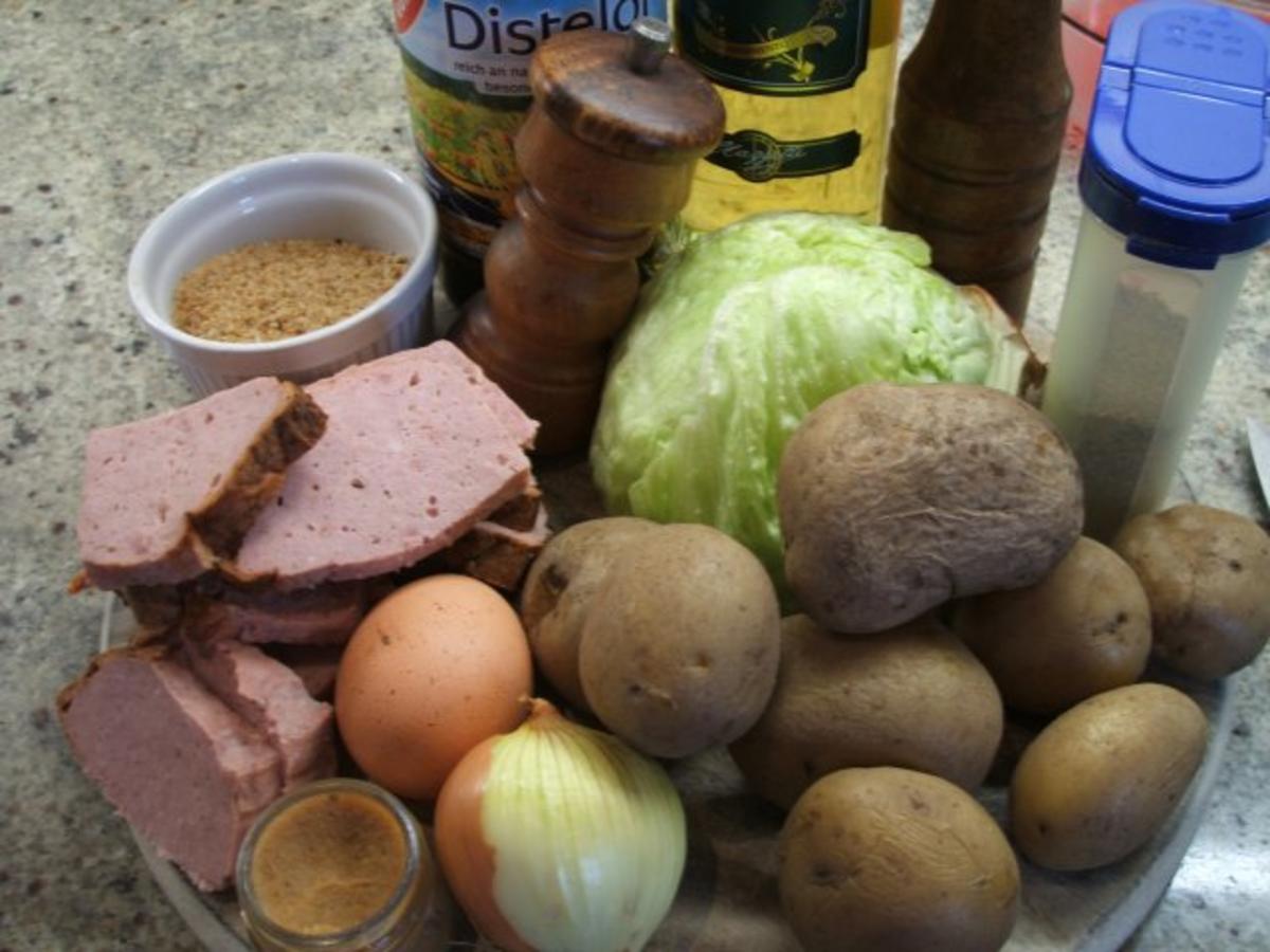 Fleisch: Panierter Leberkäs mit Kartoffel-Eisberg-Salat - Rezept - Bild Nr. 2