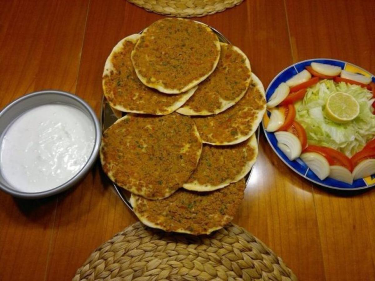 Lahmacun ( Ergeben 15-20 Stück) - Rezept - Bild Nr. 3