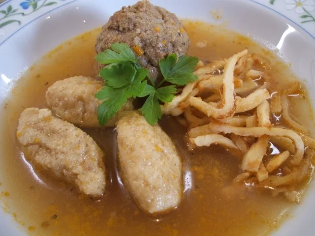 Suppeneinlage: Knoblauchnocken - Rezept